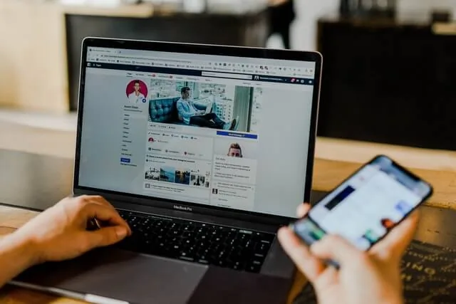 Public relations laptop using mobile phone