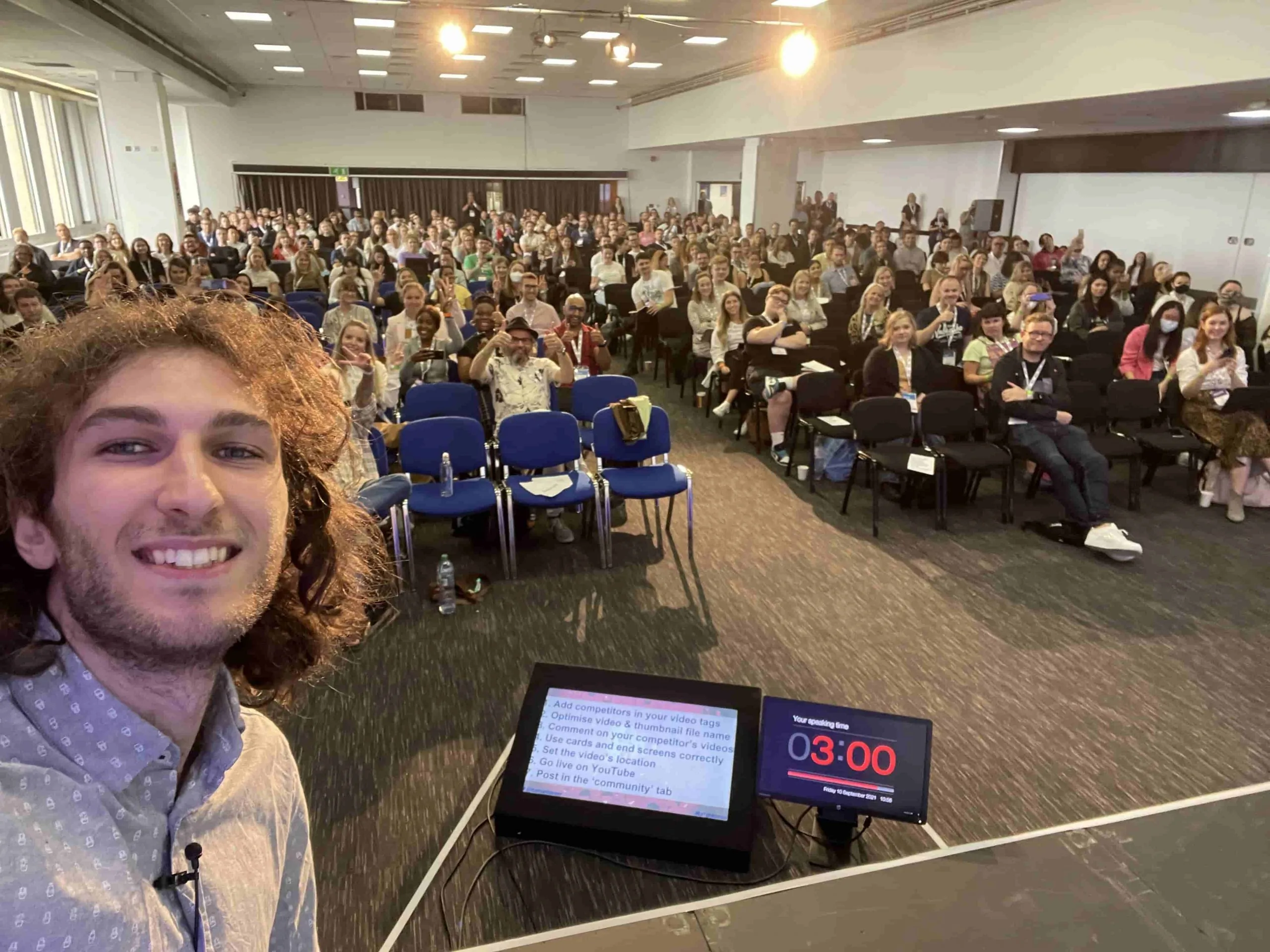 Itamar Blauer on stage at brightonSEO in September 2021