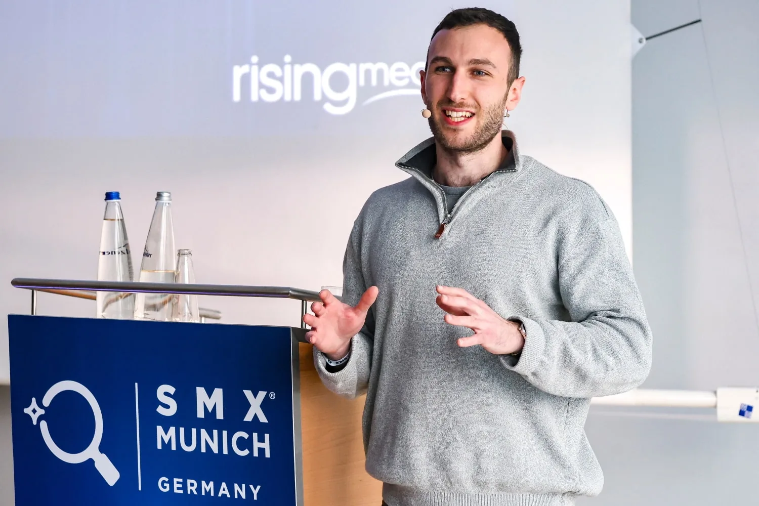 Itamar Blauer speaking at SMX Munich 2025