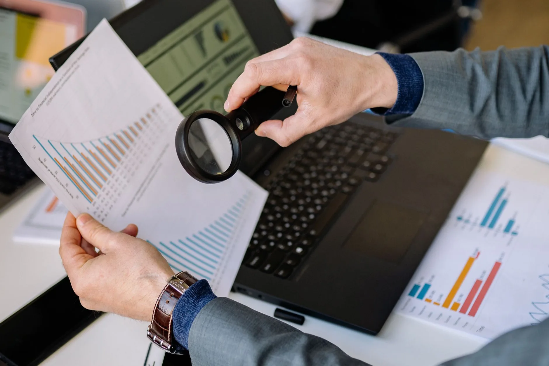Examining website data with a magnifying glass to find keyword cannibalisation